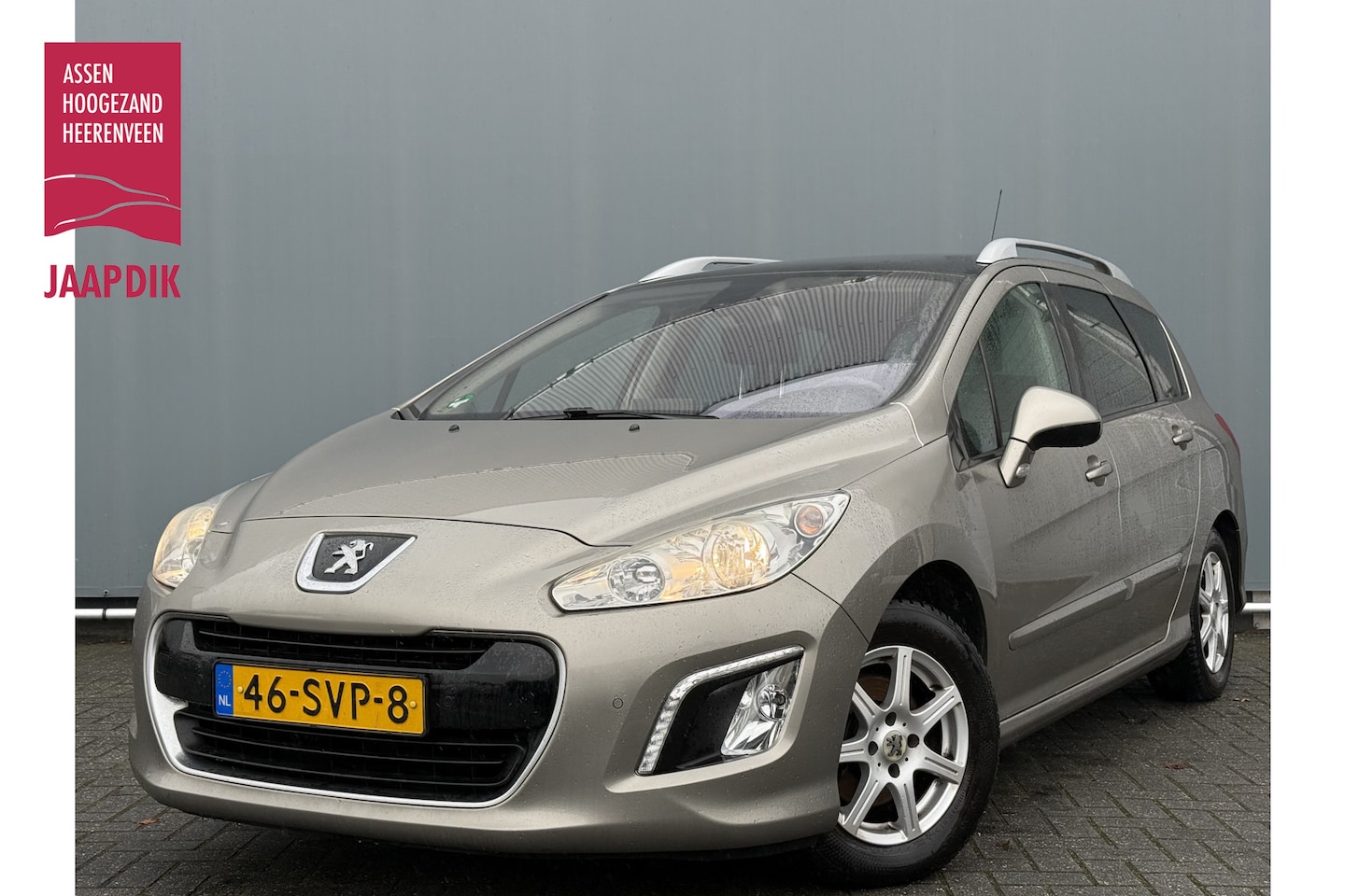 Peugeot 308 SW - BJR 2012 1.6 e-HDi 112 PK Première PANORAMADAK | CRUISE | CLIMA | TREKHAAK - AutoWereld.nl