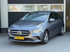 Mercedes-Benz B-klasse - 180 Business Solution Plus Navi, Stoelverwarming, Camera, Cruise,