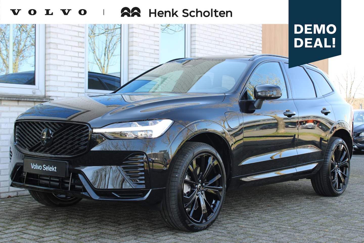 Volvo XC60 - 2.0 T6 Plug-in hybrid AWD Plus Black Edition | Panoramadak | Actieve luchtvering met FOUR- - AutoWereld.nl