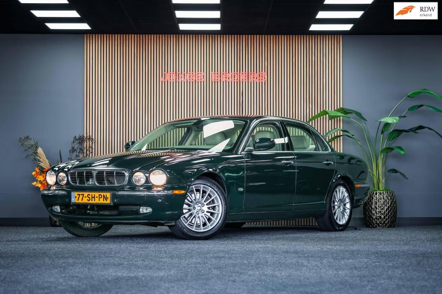 Jaguar XJ - 3.0 V6 | 1e eigenaar | Dealer onderhouden - AutoWereld.nl