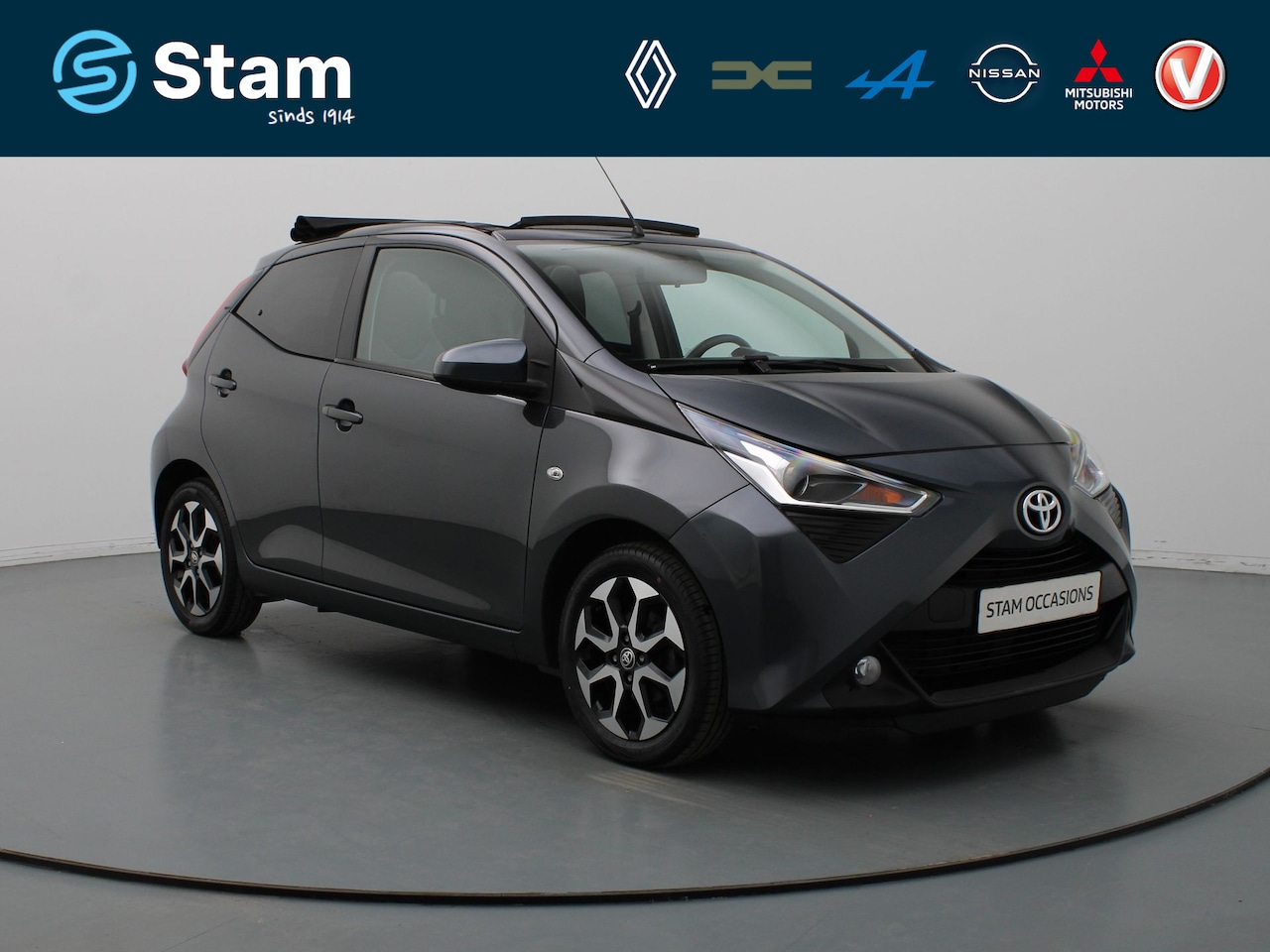 Toyota Aygo - 70pk VVT-i x-joy cabrio Camera | Cruise | Carplay | 15" Velgen - AutoWereld.nl