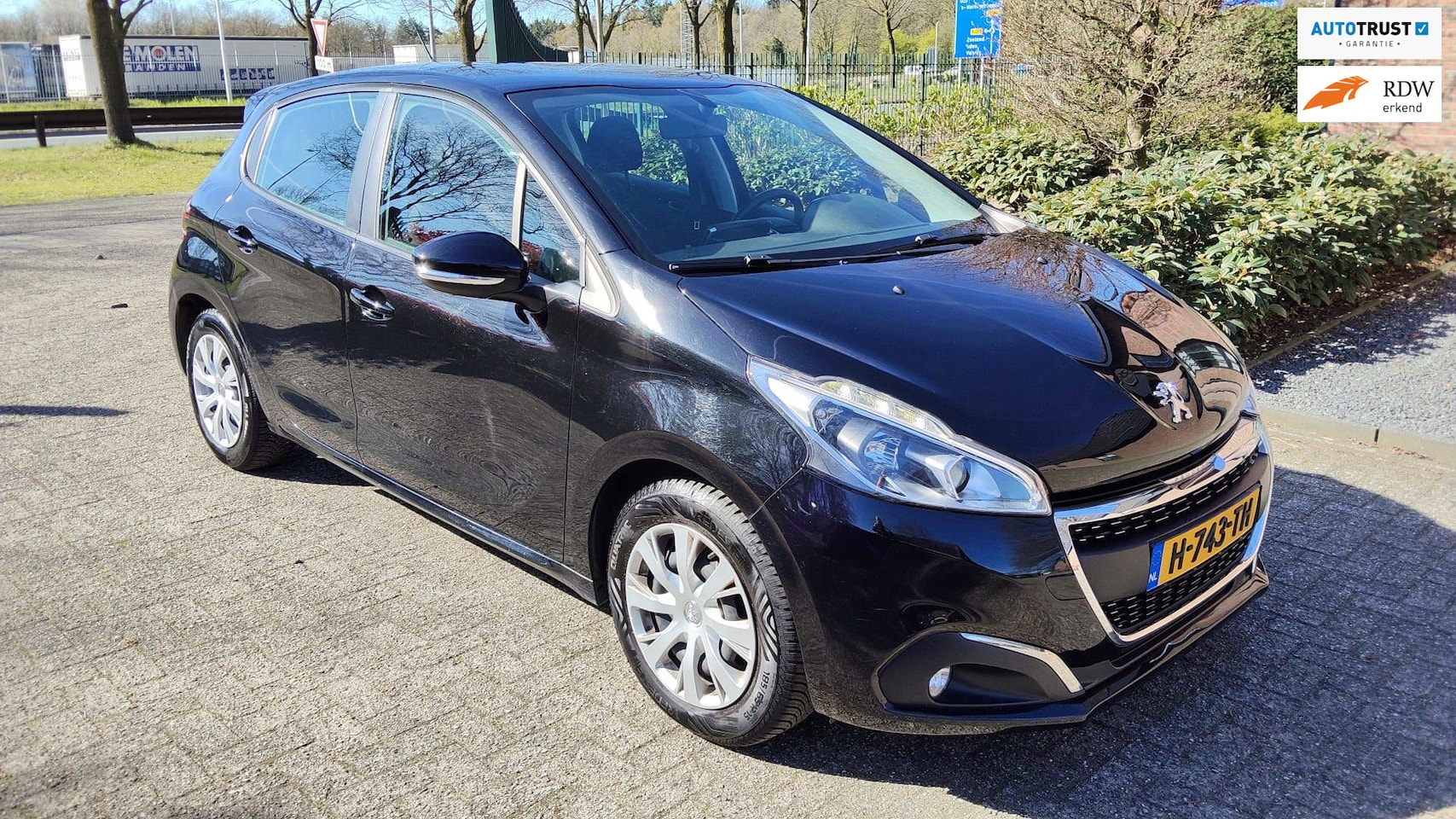 Peugeot 208 - 1.2 5Drs.,Zwart , Stoelverw. ,D.Riem = vervangen - AutoWereld.nl