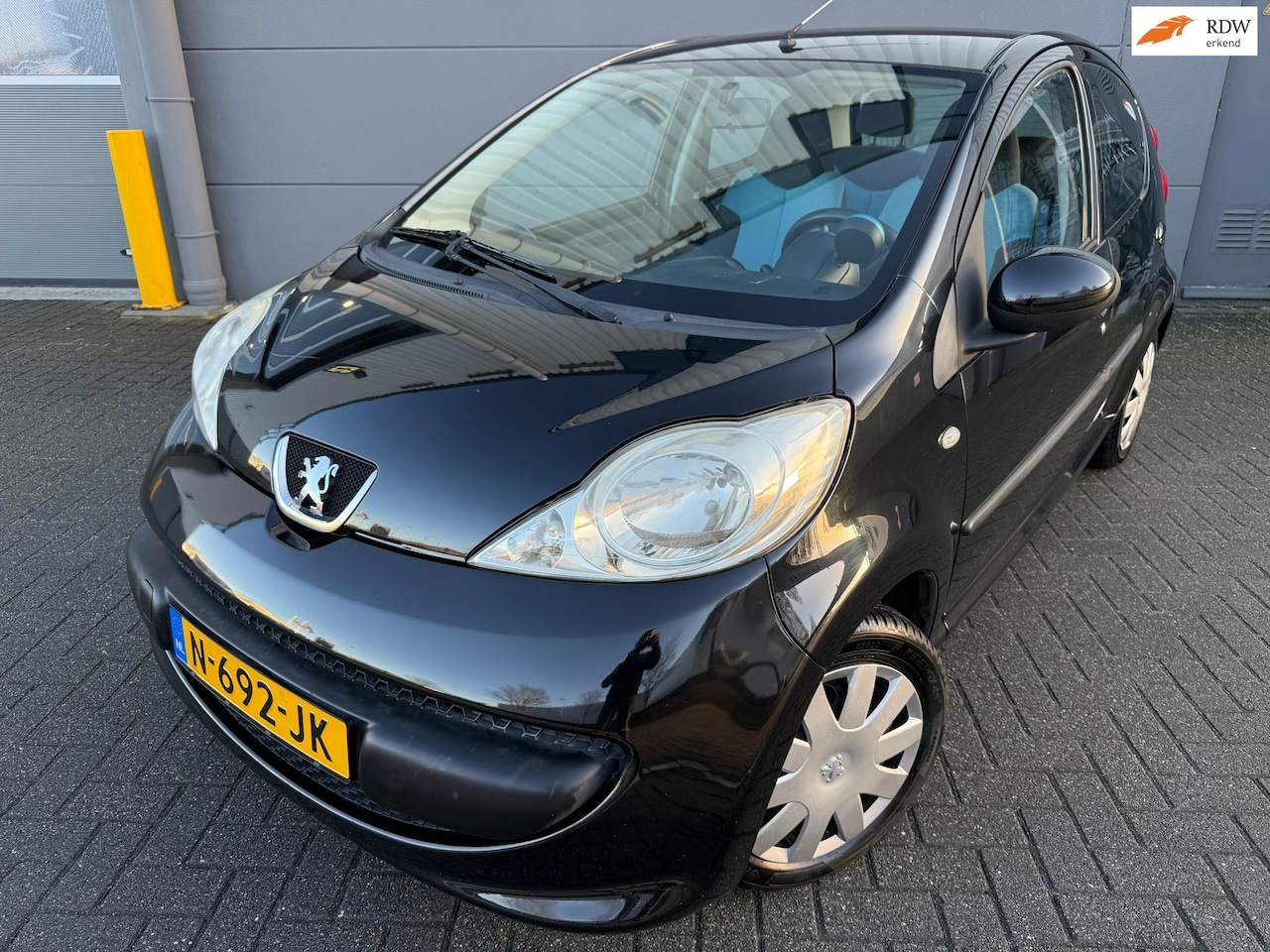 Peugeot 107 - 1.0-12V XR*APK*NAP*AIRCO*ELKT-RAAM - AutoWereld.nl