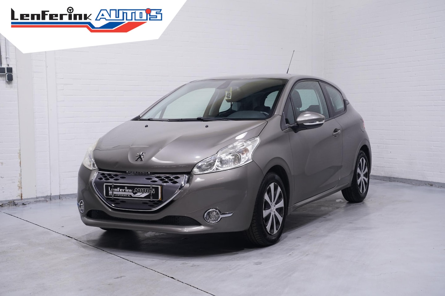 Peugeot 208 - 1.4 e-HDi Active NAP Navi Clima PDC - AutoWereld.nl