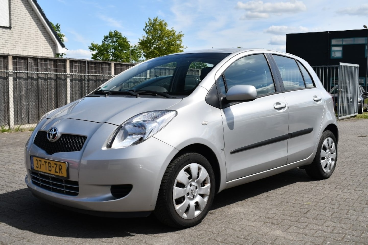 Toyota Yaris - 1.3 16V VVTi Sol 5DR Airco | Cruise | Trekhaak - AutoWereld.nl