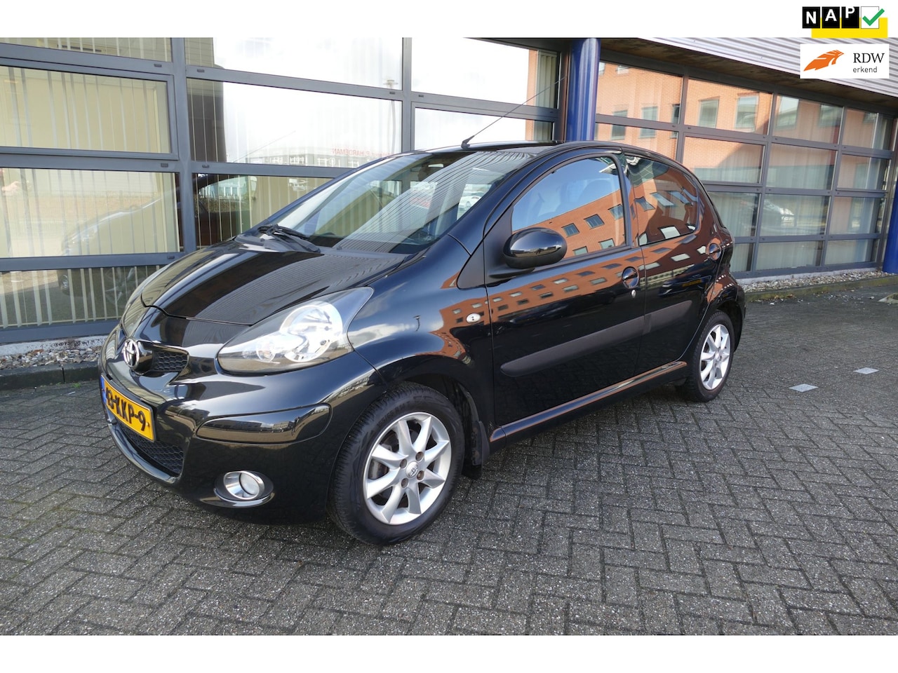Toyota Aygo - 1.0-12V Comfort Sport Airco Apk 25-3-2027 1e Eig - AutoWereld.nl
