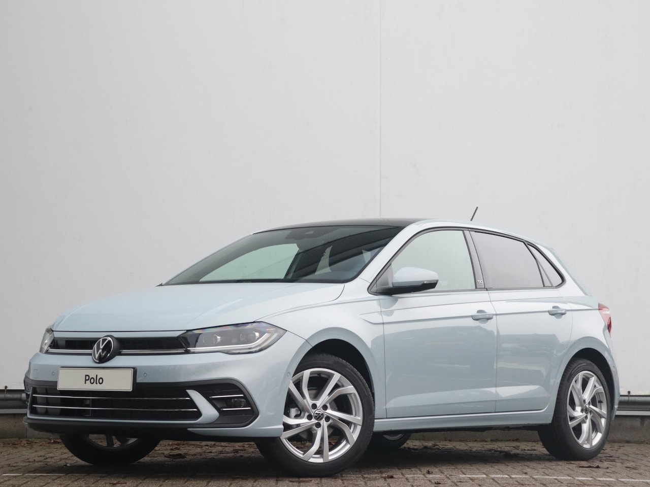 Volkswagen Polo - 50 Edition 1.0 TSI / 95 PK | 17" inch velgen | Digital cockpit | Panormadak | Camera | - AutoWereld.nl
