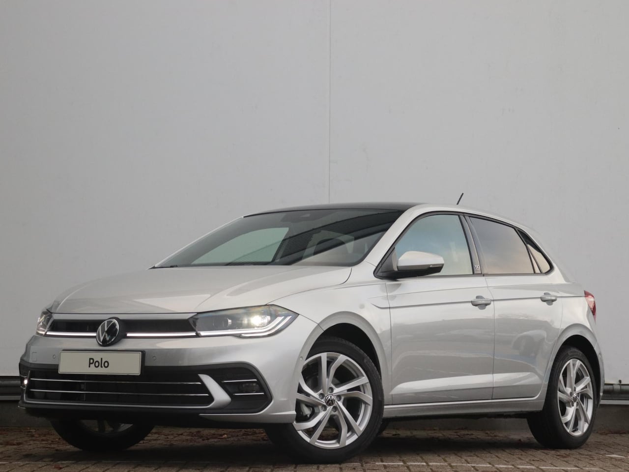 Volkswagen Polo - 50 Edition 1.0 TSI 70 kW / 95 PK DSG | Panorama | Keyless | Stoelverwarming | Camera | Dig - AutoWereld.nl