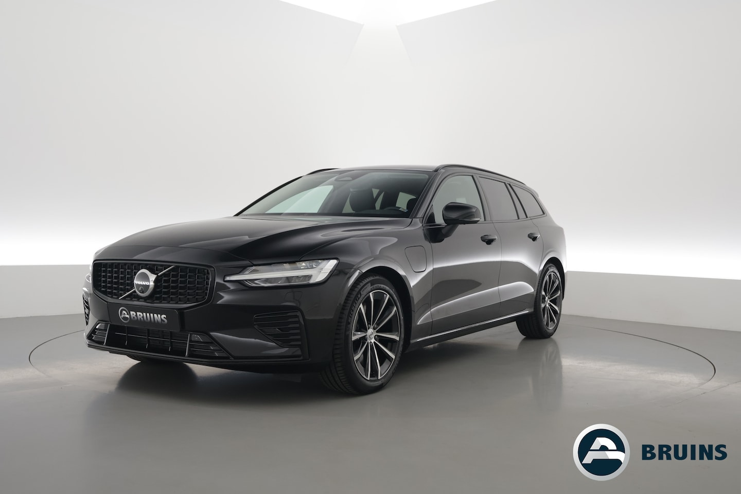Volvo V60 - 2.0 T6 Plug-in hybrid AWD Plus Dark | 360 Cam | ACC | Blis | H&K Audio | Stoel 4 & Stuur v - AutoWereld.nl