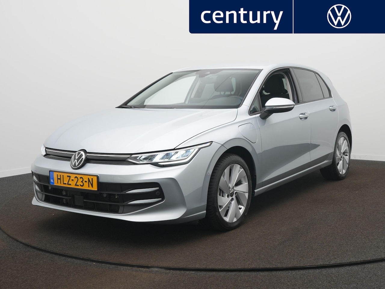 Volkswagen Golf - 1.5 eHybrid Life Edition / Camera / Clima - AutoWereld.nl