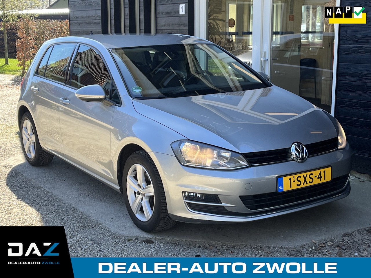 Volkswagen Golf - 1.2 TSI Highline Ecc/Audio/Navi/Trekhaak - AutoWereld.nl