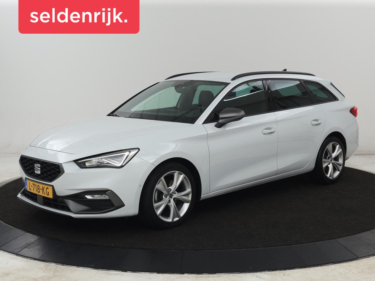SEAT Leon - 1.5 eTSI FR Intens | Carplay | Adaptive cruise | Sfeerverlichting | Navigatie | Parkeerhul - AutoWereld.nl