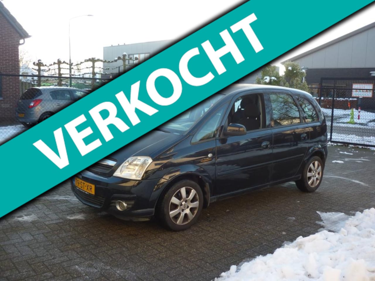 Opel Meriva - 1.6-16V Cosmo nieuwe apk+ dis.riem lakwerk is dof - AutoWereld.nl