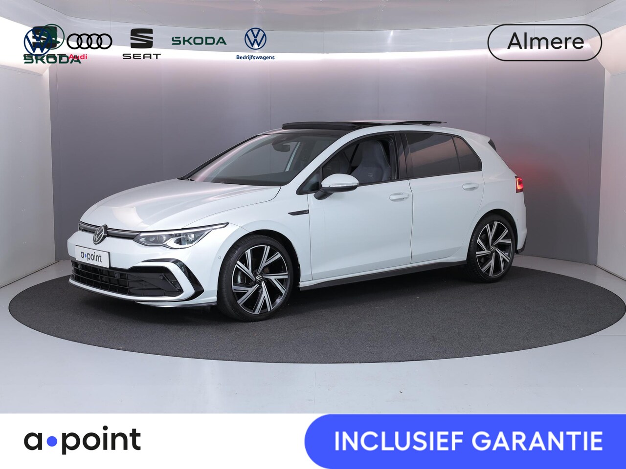 Volkswagen Golf - 1.5 eTSI R-Line 150 pk Automaat (DSG) | Navigatie | Panoramadak | Parkeersensoren (Park as - AutoWereld.nl