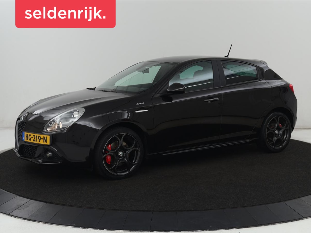 Alfa Romeo Giulietta - 1.4 T Sprint | Origineel NL | Automaat | Alcantara | Navigatie | Climate control | Cruise - AutoWereld.nl