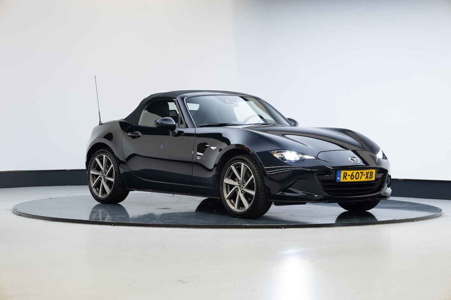 Mazda MX-5 - 2.0 SkyActiv-G 184 Luxury 2.0 SkyActiv-G 184 Luxury - AutoWereld.nl