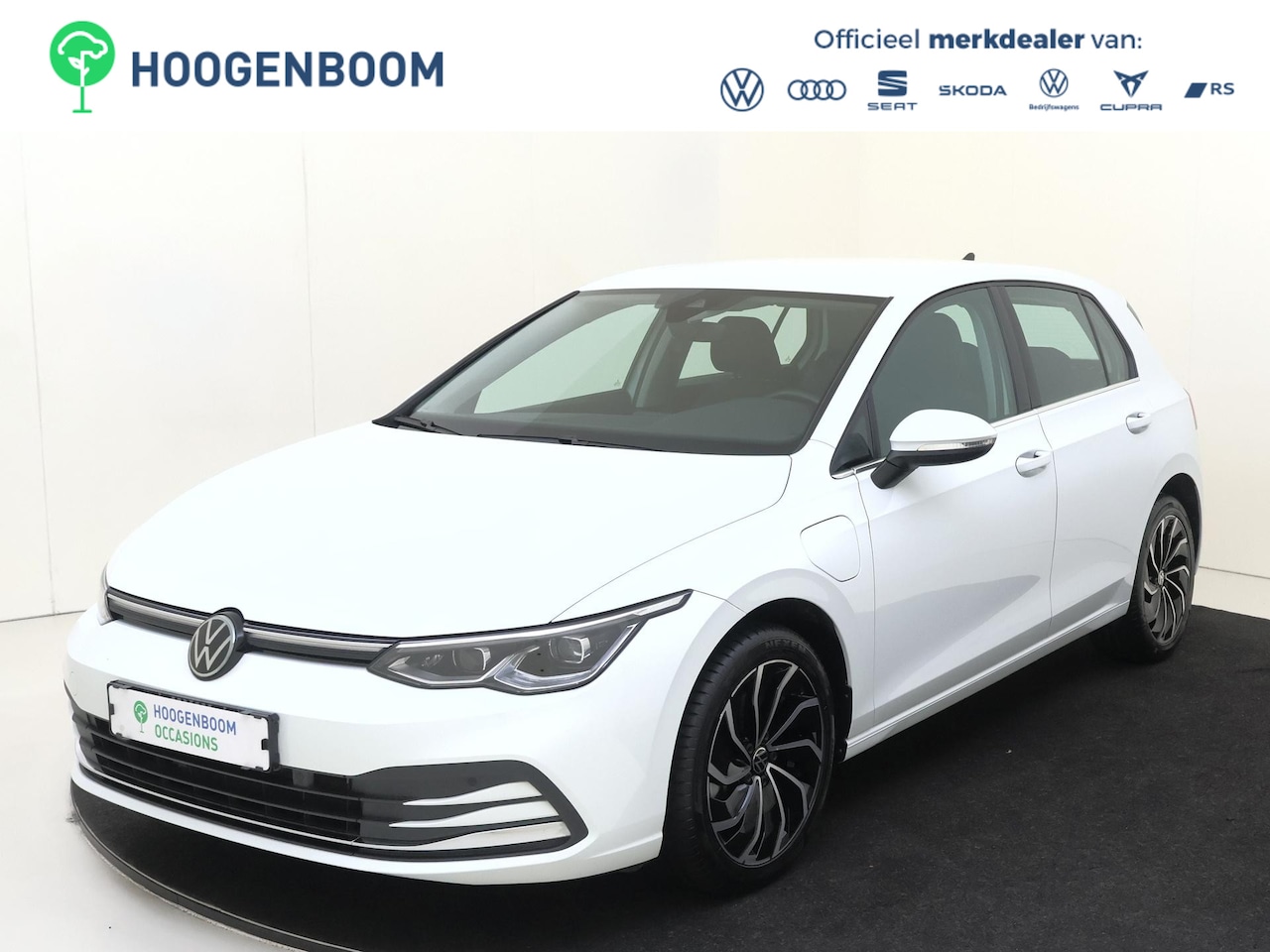Volkswagen Golf - 1.4 eHybrid Style | SoH 92% | Adaptieve cruise control | LED matrix verlichting | Navigati - AutoWereld.nl
