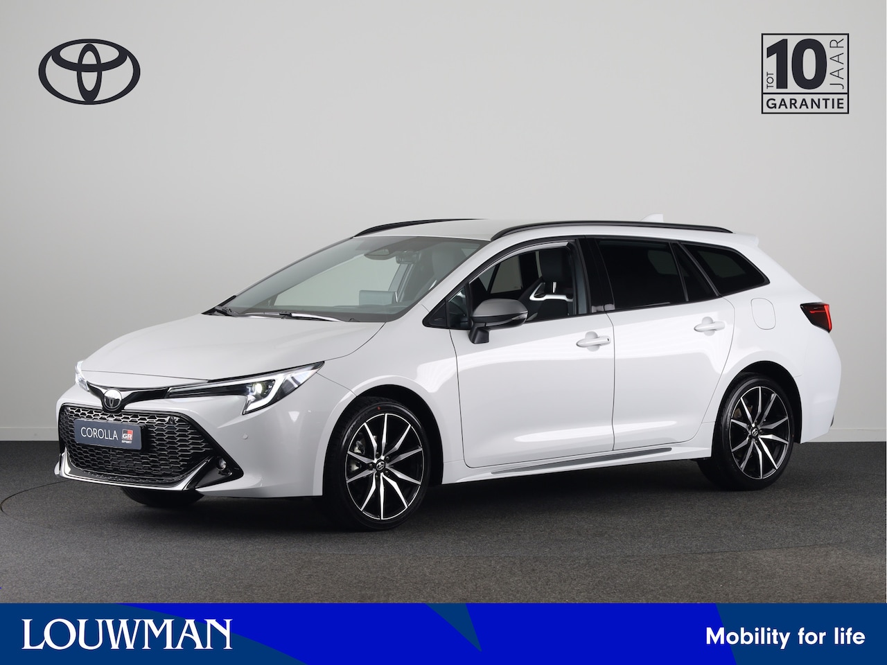 Toyota Corolla Touring Sports - Hybrid 140 GR Sport *DEMO* | Sportstoelen | Half lederen bekleding | Parkeersensoren V+A | - AutoWereld.nl
