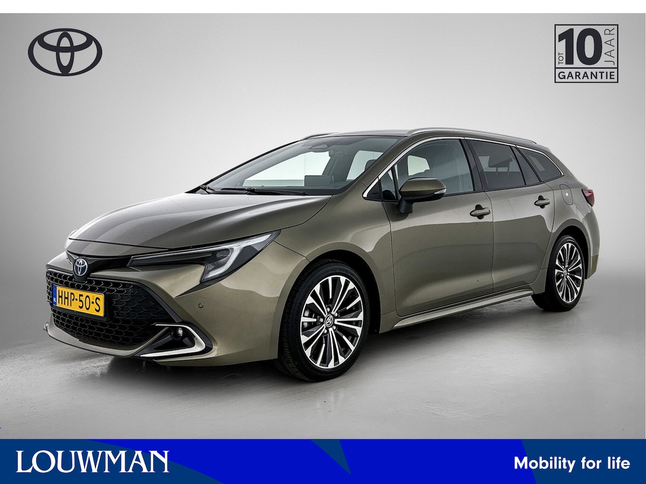 Toyota Corolla Touring Sports - Hybrid 140 Dynamic | Navigatie | Parkeercamera | Stoelverwarming | Parkeersensoren | - AutoWereld.nl