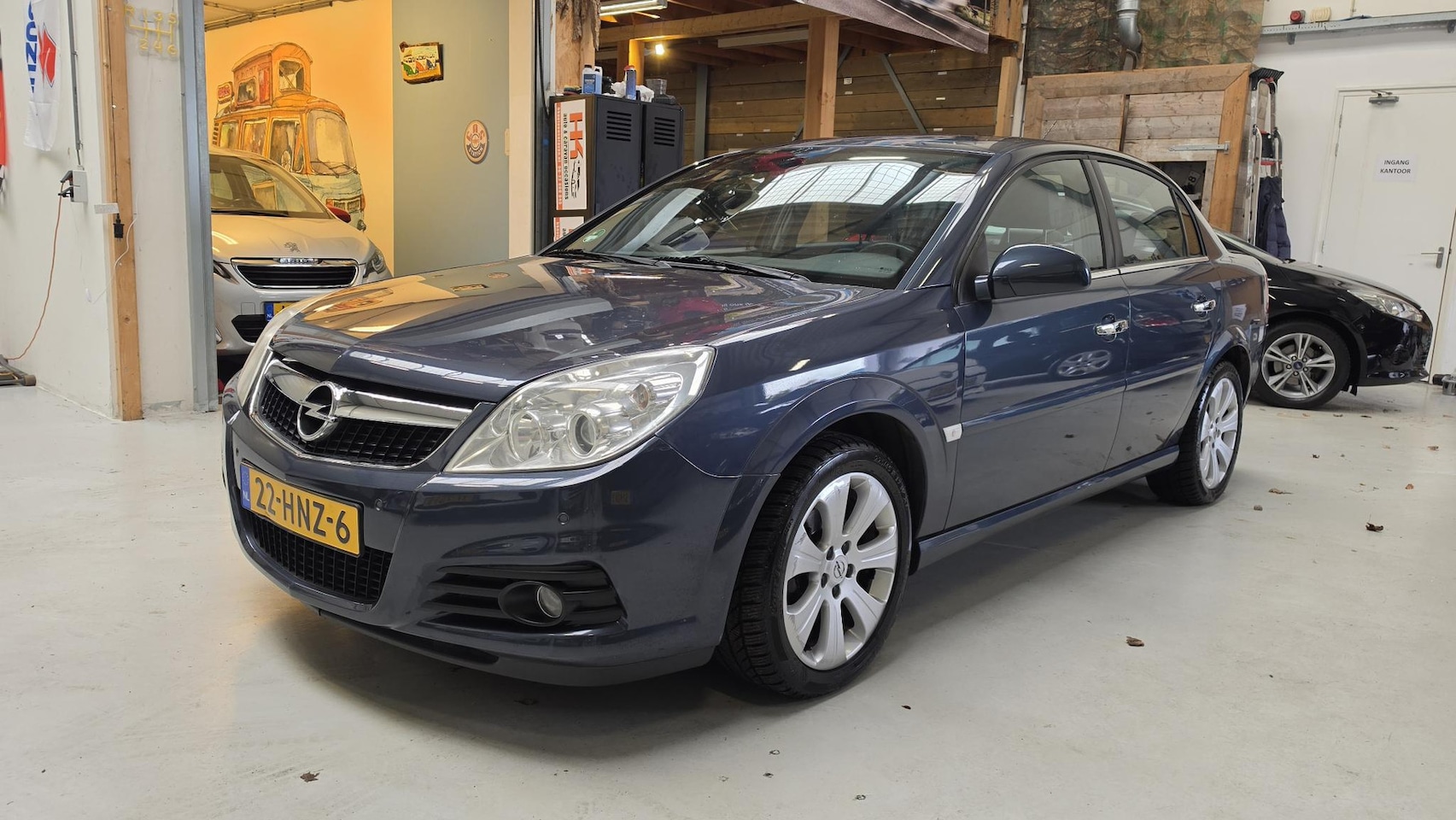 Opel Vectra - 1.8-16V Executive Navi, Leer, Clima, Trekhaak, NAP, LMV,..... - AutoWereld.nl