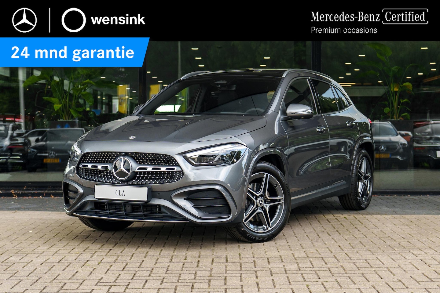 Mercedes-Benz GLA-Klasse - 180 Business Solution AMG | Panoramaschuifdak | Premium Plus | head-up display | Trekhaak - AutoWereld.nl