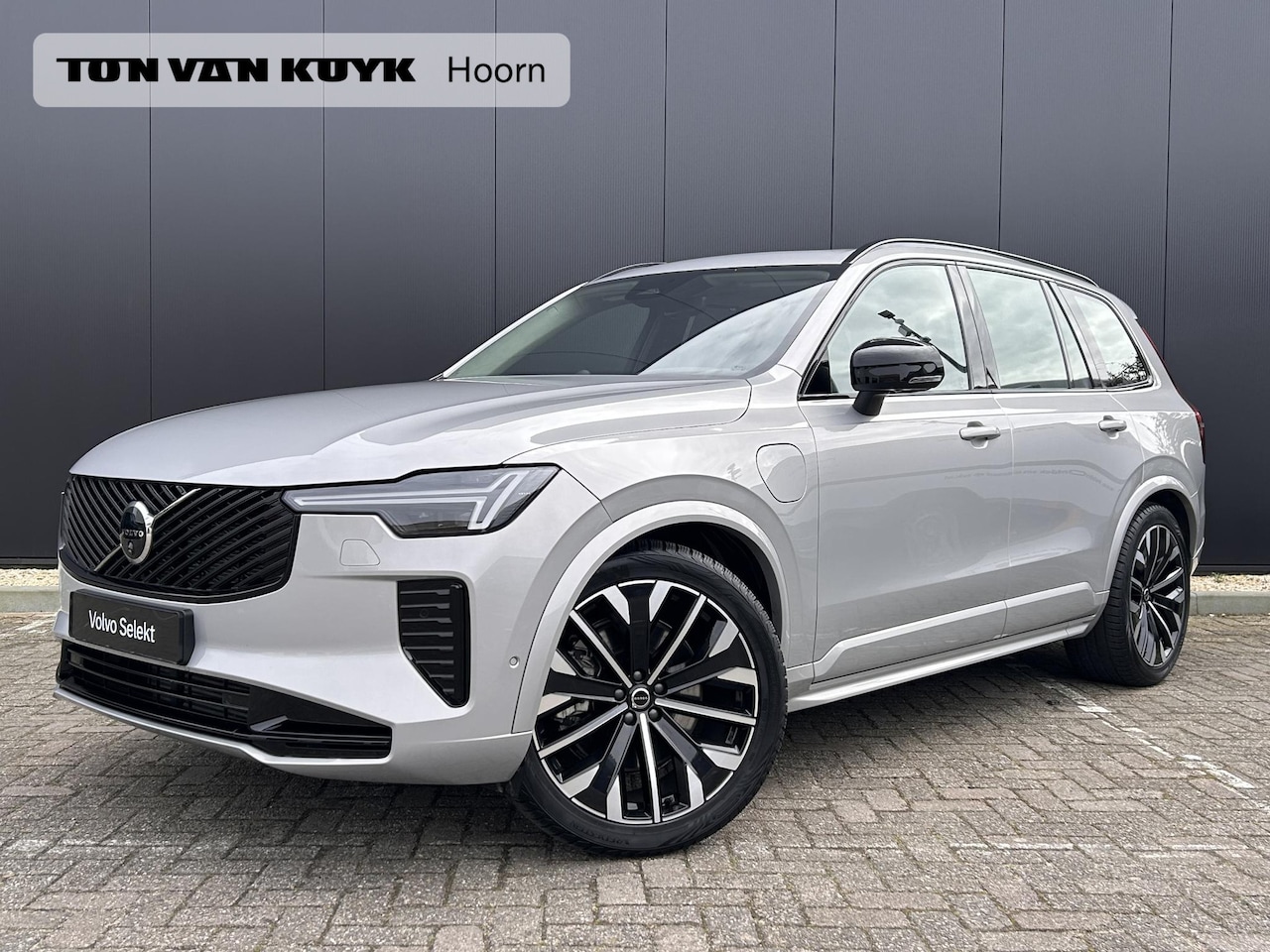 Volvo XC90 - 2.0 T8 Plug-in hybrid AWD Ultra Dark / luchtvering / Bowers & Wilkins / massagestoelen met - AutoWereld.nl
