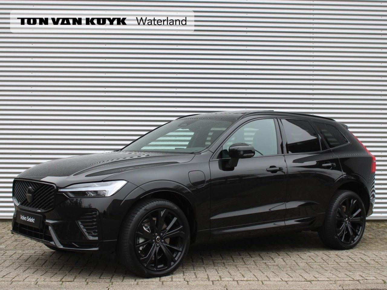 Volvo XC60 - 2.0 T6 Plug-in hybrid AWD Plus Black Edition Automaat / Privacy Glass / 21" velgen / Trekh - AutoWereld.nl