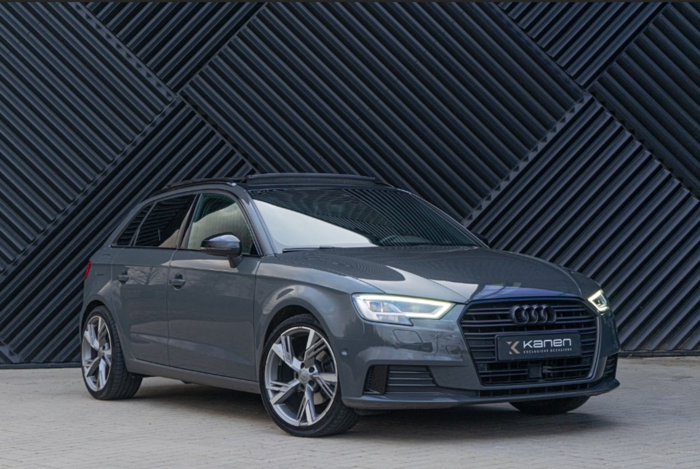 Audi A3 Sportback - 1.5 TFSI Sport ACC Pano Elek.Stoel Keyless Cam Navi Virtual Dodehoek Klima - AutoWereld.nl