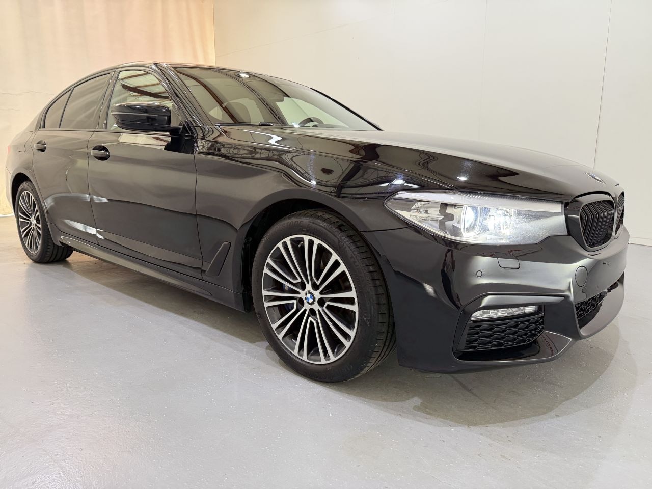 BMW 5-serie - Sedan 540i Sport Line Aut8 - AutoWereld.nl