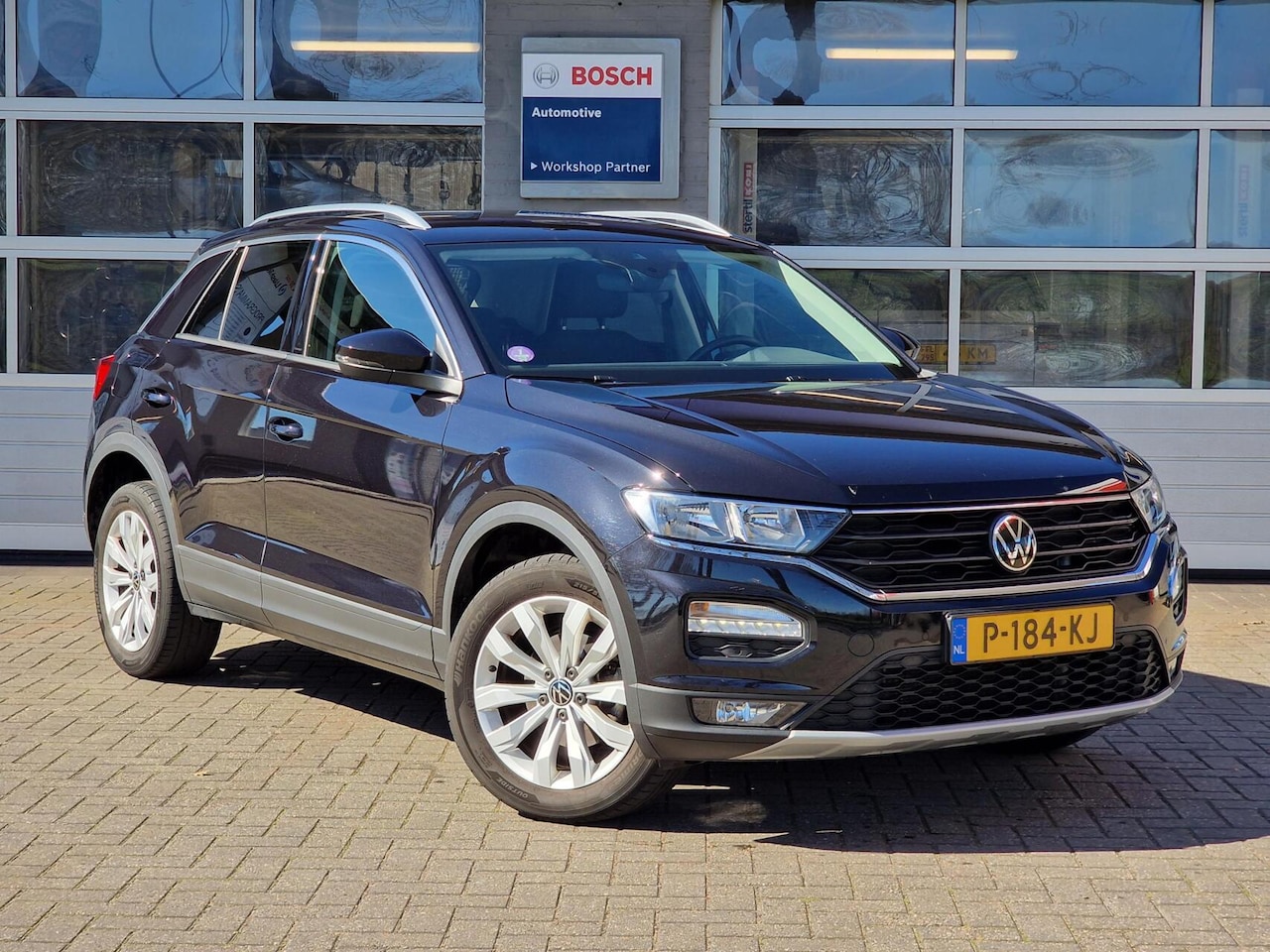 Volkswagen T-Roc - 1.5 TSI Style Business|Clima|Camera|PDC|ACC|Carplay| - AutoWereld.nl