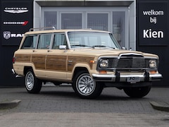 Jeep Wagoneer - 5.9 V8 Limited Wagon