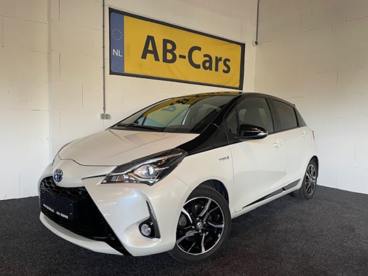 Toyota Yaris - 1.5 Hybrid Bi-Tone Plus 1.5 Hybrid Bi-Tone Plus - AutoWereld.nl