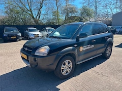 Hyundai Tucson - 2.0i Dynamic Cross