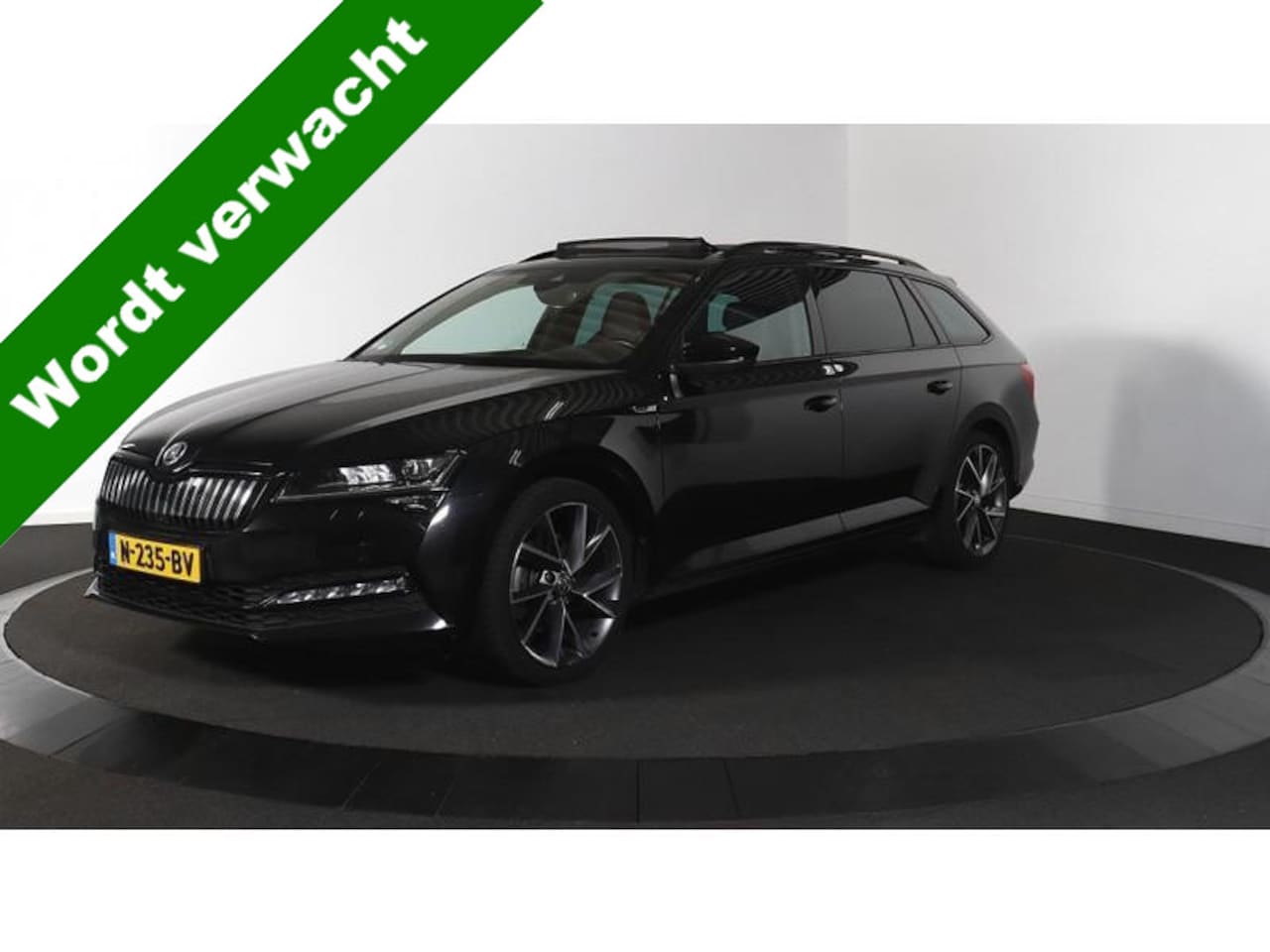Skoda Superb Combi - 1.4 TSI iV Sportline Busn. NL-Auto / Pano / 360 camera / Enz,Enz. - AutoWereld.nl