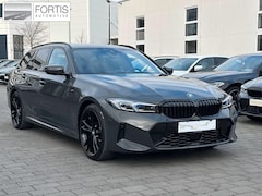 BMW 3-serie Touring - 320d xDrive M-SPORT * LED, NAVI+, PANORAMA, HuD, TREKH, 19-inch LMV, DRAVIT GRAU * 1e EIG