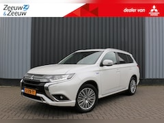 Mitsubishi Outlander - 2.4 PHEV Intense 4X4 AFN TREKHAAK WHITE PEARL CLIMA CRUISE CAMERA NAVI 18"LMV STOELVERW