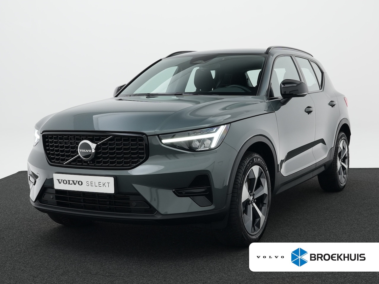 Volvo XC40 - 2.0 B4 Plus Dark | 360° | Trekhaak | Harman/Kardon | Memory | - AutoWereld.nl