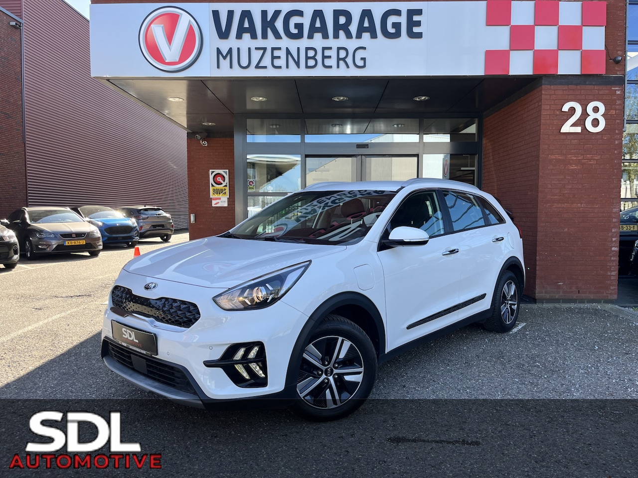 Kia Niro - 1.6 GDi PHEV DynamicLine // LED // ADAPT. CRUISE // CAMERA // APPLE-ANDROID AUTO // CLIMA - AutoWereld.nl