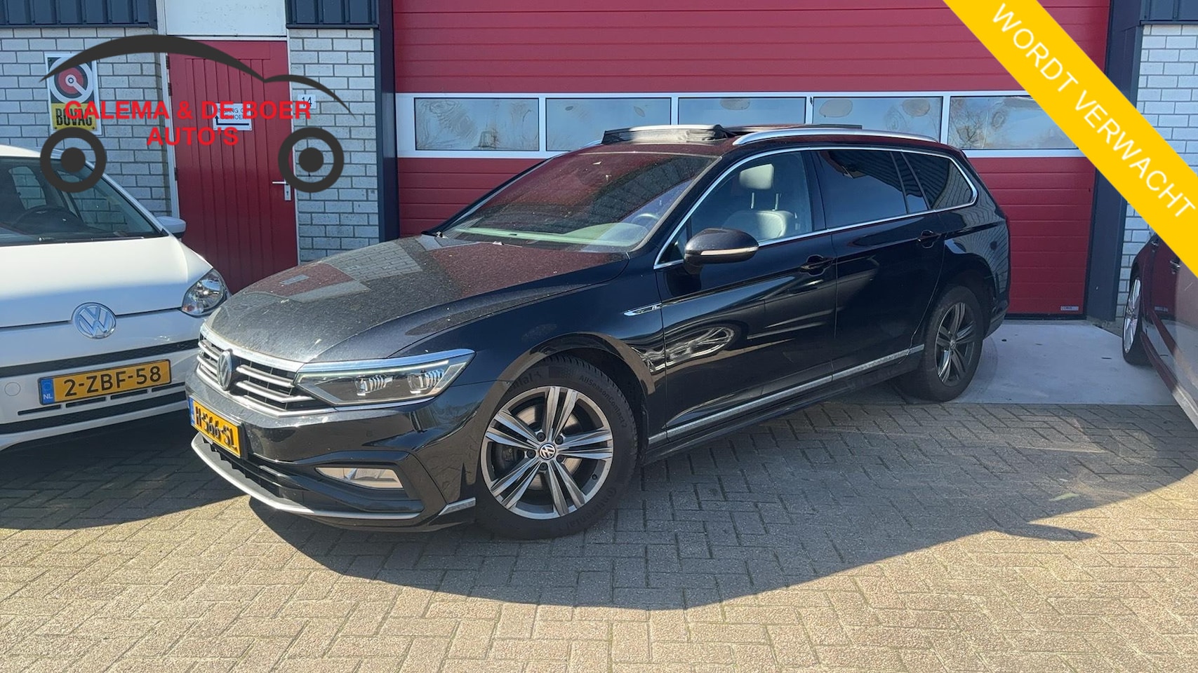 Volkswagen Passat Variant - 1.5 TSI Elegance Business R R-LINE / FACELIFT / PANORAMADAK / FULL LED / TREKHAAK / CAMERA - AutoWereld.nl