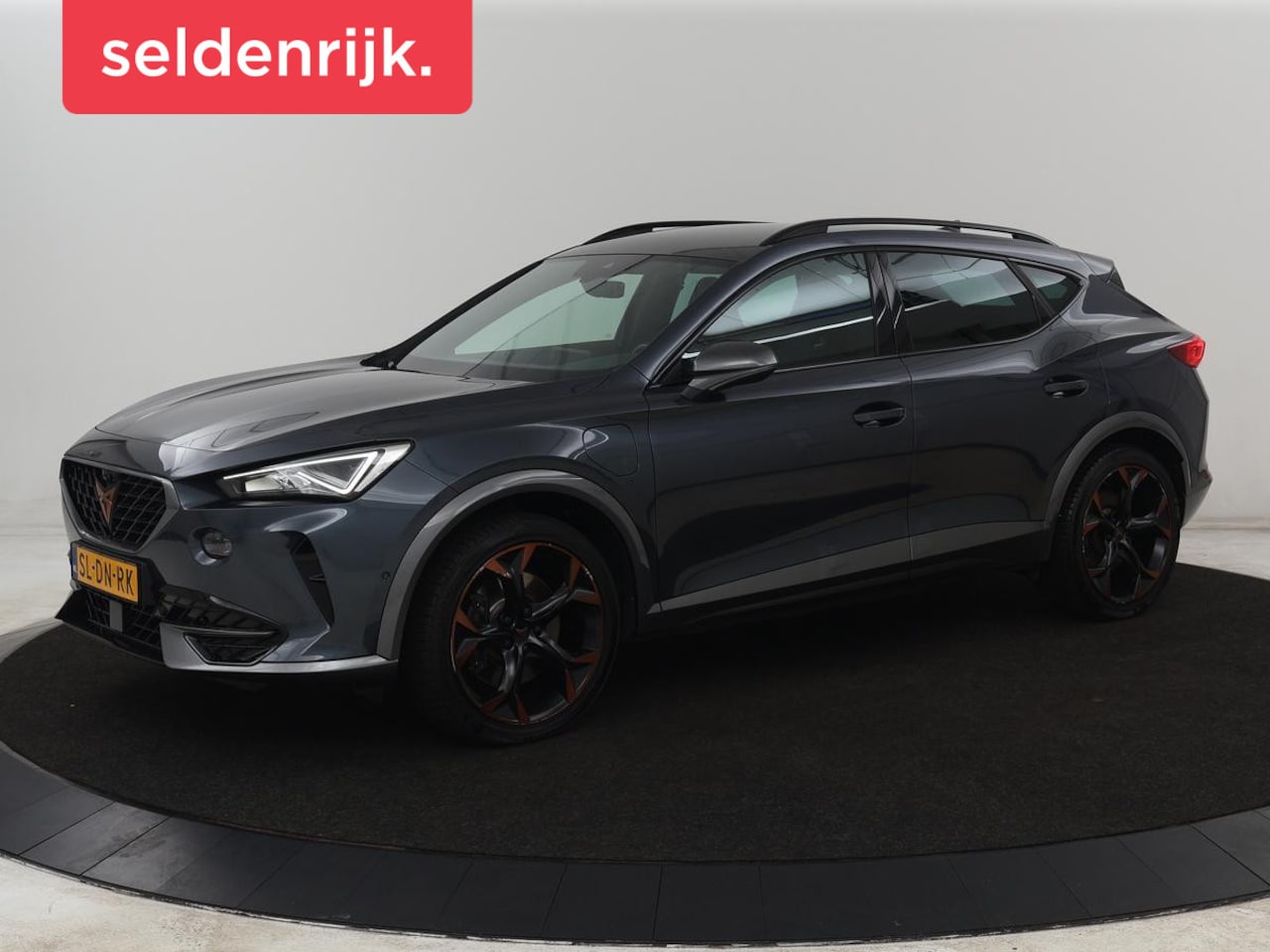 CUPRA Formentor - 1.4 eHybrid VZ | 245pk | Leder | Stoelverwarming | 360 Camera | Carplay | Sfeerverlichting - AutoWereld.nl