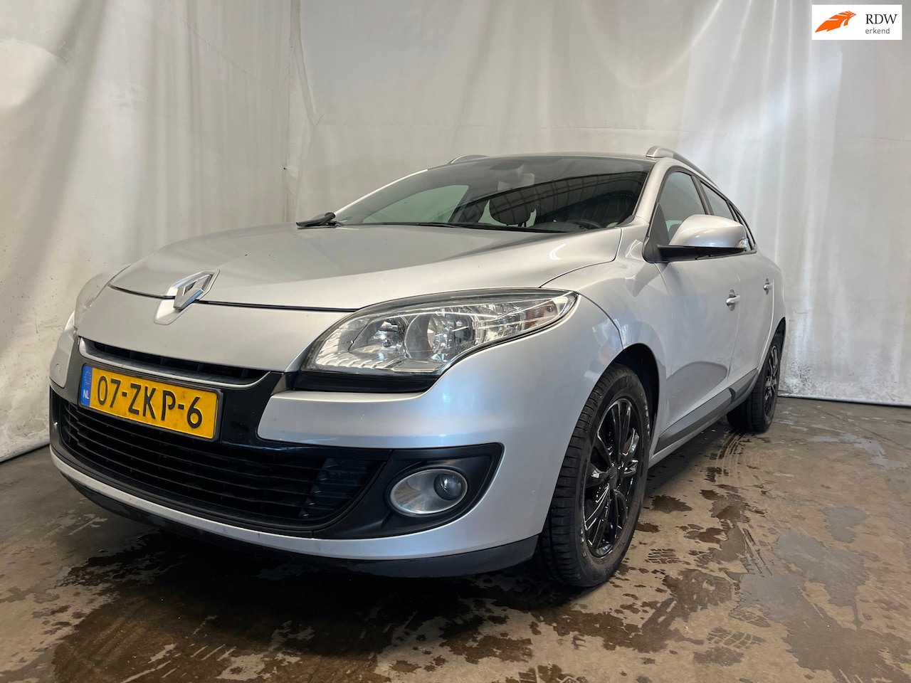 Renault Mégane Estate - 1.5 dCi Expression SCHADEAUTO!! - AutoWereld.nl