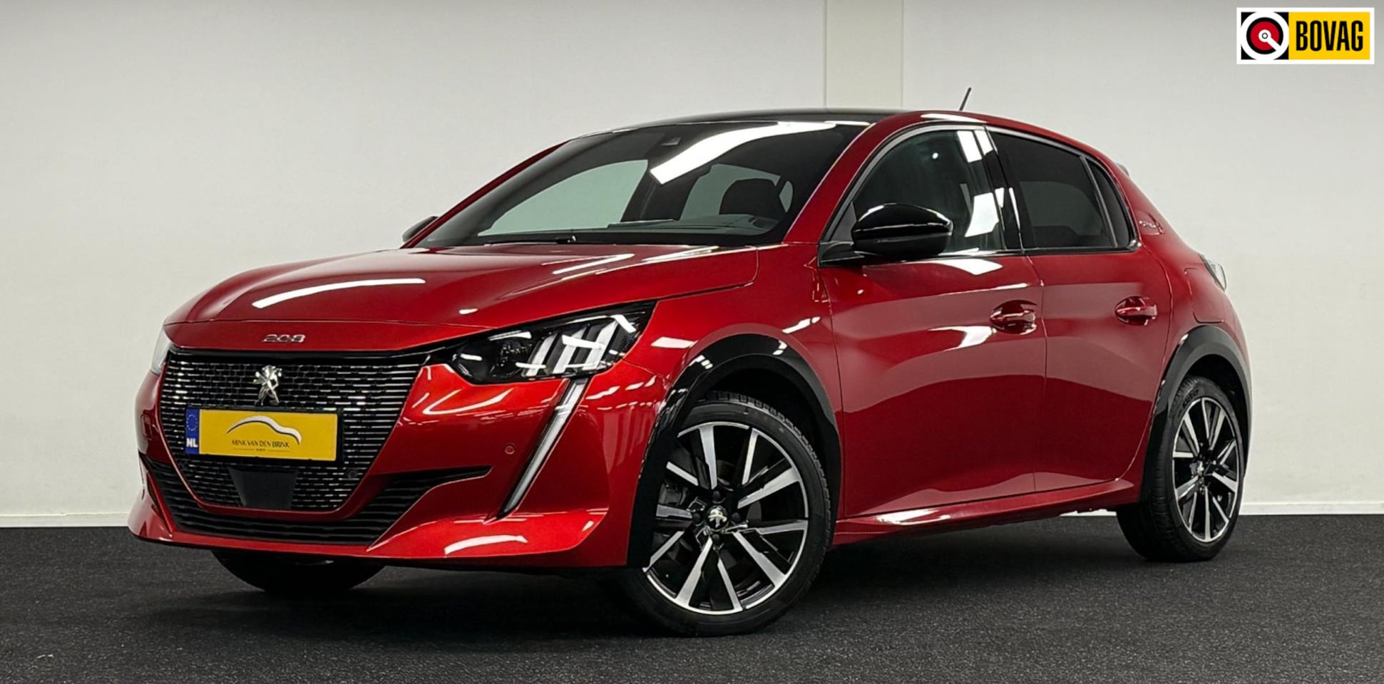 Peugeot 208 - 1.2 PureTech GT-Line*DealerOh*NieuweDbriem*Navi*Camera*Carplay - AutoWereld.nl