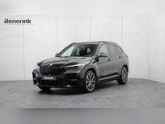 BMW X1 - sDrive18i High Executive M-Sport | Head-up | Panoramadak | Trekhaak | Driving Assistant Pl