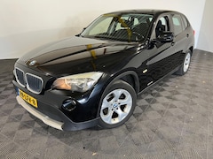 BMW X1 - sDrive18i Executive Automaat