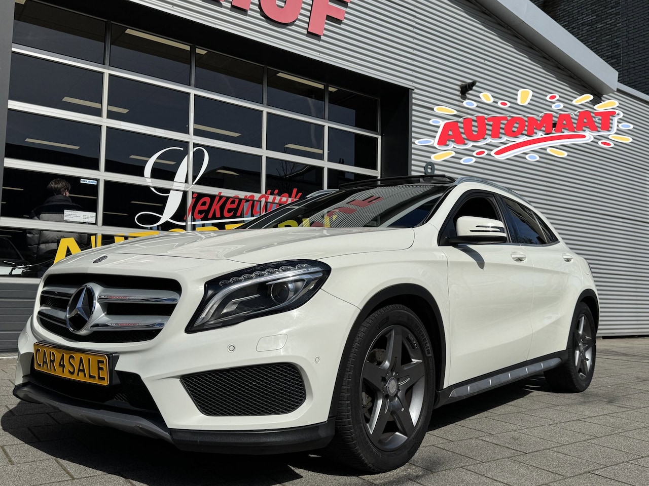 Mercedes-Benz GLA-Klasse - 200 AMG - Automaat I Panorama dak I Leer I Airco I PDC I Camera I Sport pakket I Dealer on - AutoWereld.nl