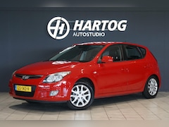 Hyundai i30 - 2.0i i-Catcher + AUTOMAAT / LEDER / DEALER ONDERHOUDEN / STOELVERWARMING