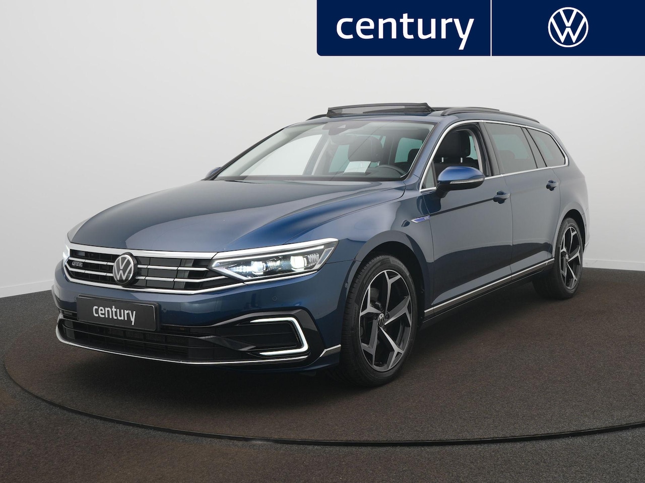 Volkswagen Passat Variant - 1.4 TSI PHEV GTE Business DSG / Panoramadak / Adaptive cruise / Wegklapbare trekhaak - AutoWereld.nl