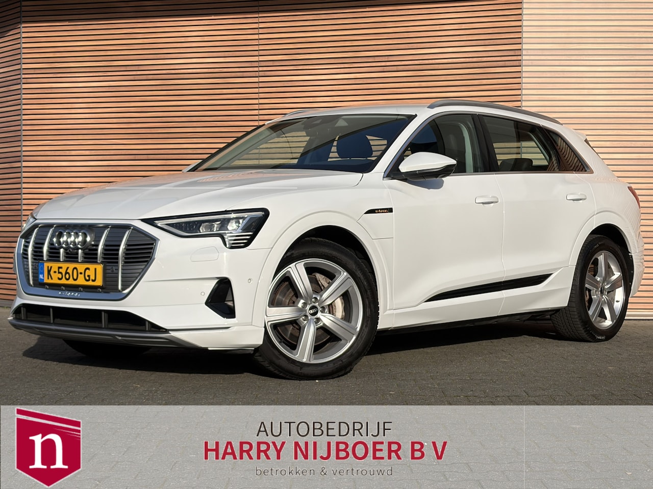 Audi e-tron - 55 quattro Business edition 95 kWh Leer / Camera 360 / Navigatie / SOH 91% - AutoWereld.nl