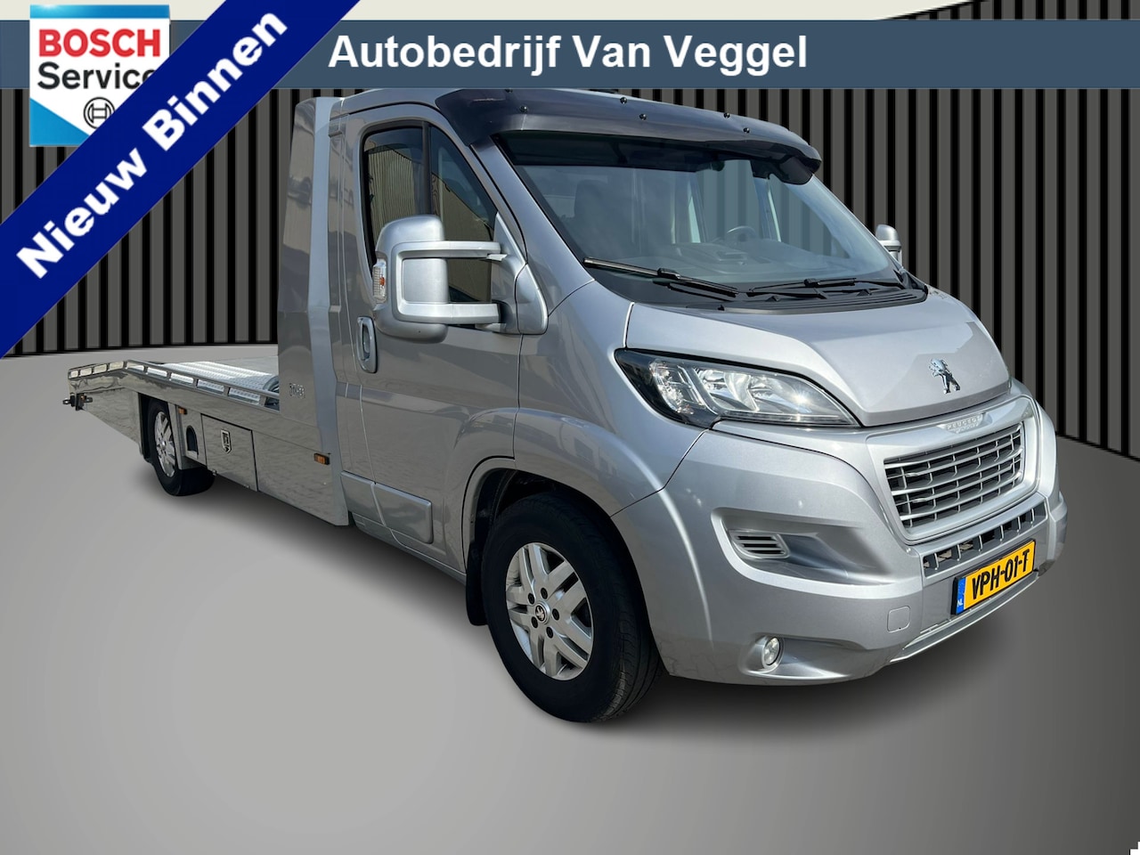 Peugeot Boxer - 435 2.2 BlueHDi tijhof oprijwagen luchtvering, cruise, clima, trekhaak - AutoWereld.nl