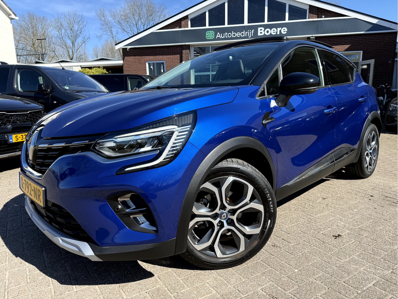 Renault Captur - 1.6 E-Tech Plug-in Hybrid 160 Edition One Panoramadak, Stoelverwarming - AutoWereld.nl